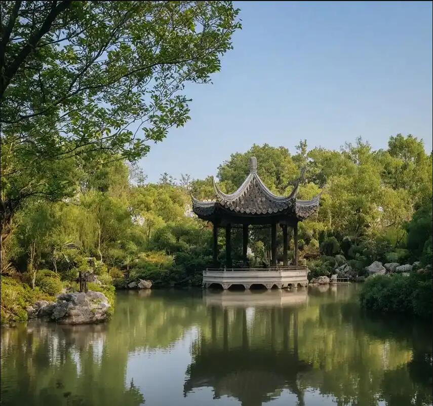 和龙丹雪餐饮有限公司